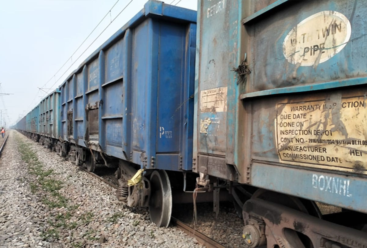 Chhattisgarh: Four wagons of goods train derailed no casualty reported in the incident
