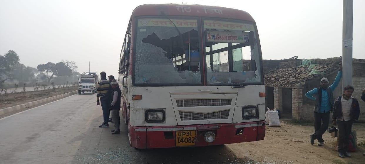 Roadways driver and operator beaten up, stones pelted in bus