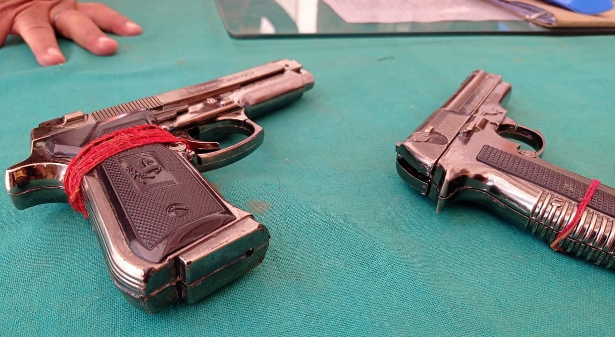 Fake pistols were made by diluting videos, four were caught