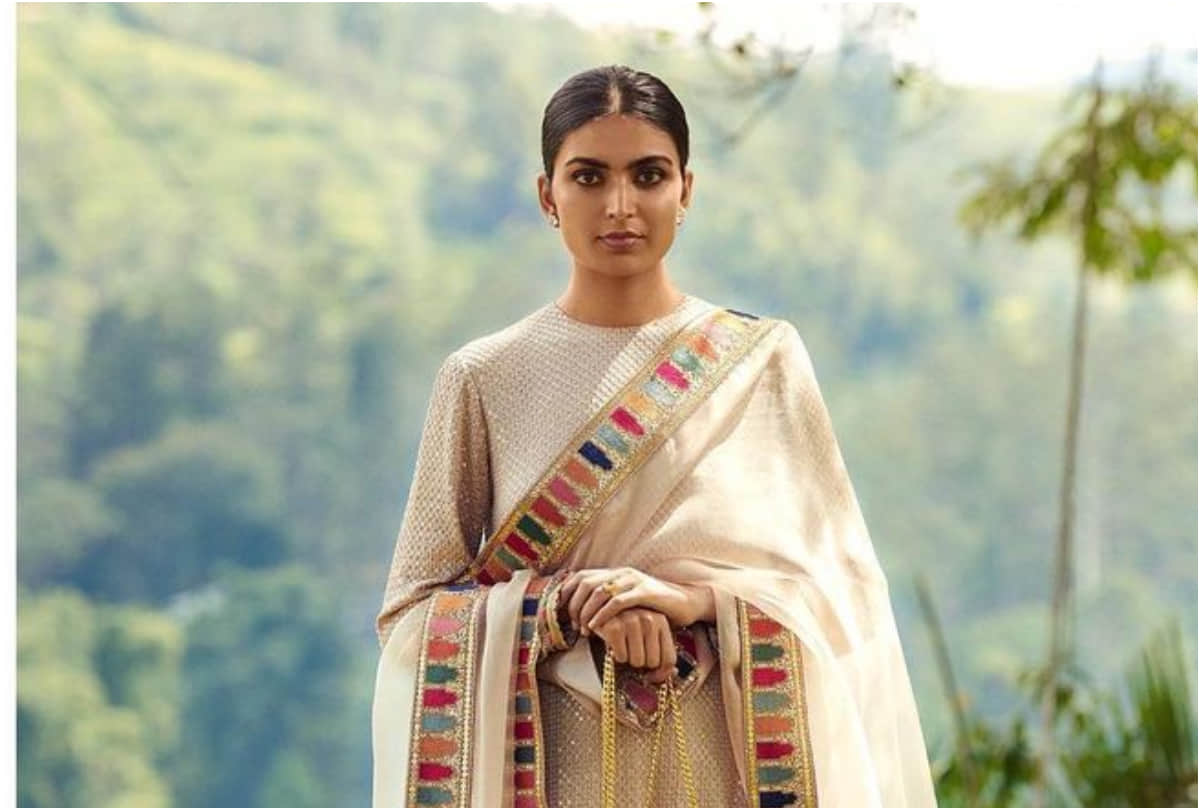 How to Dress Up Floral Outfits on Diwali 2022 Special