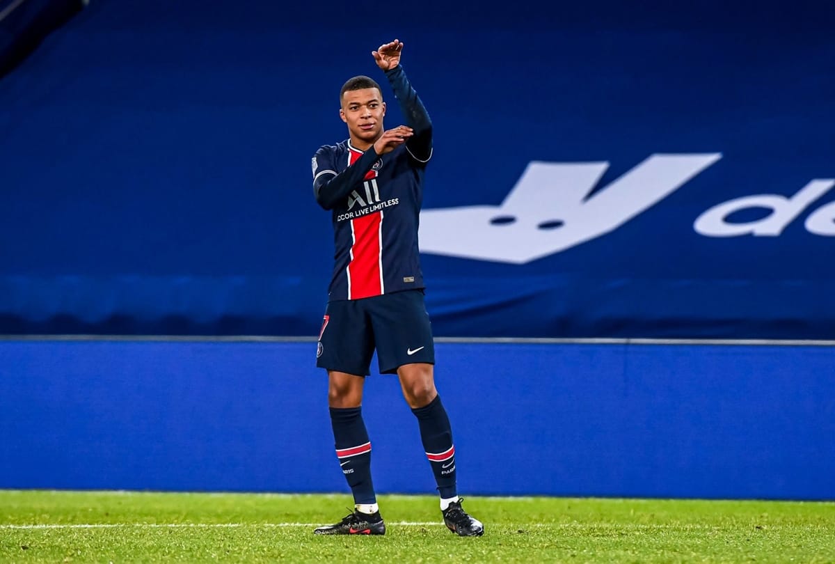 Kylian Mbappe scores double, PSG goes for easy win