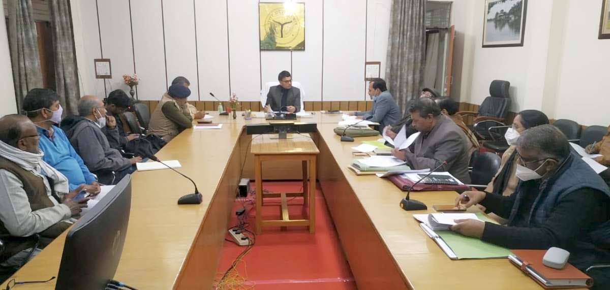 FIR,CDO,loan,pm,mahoba news