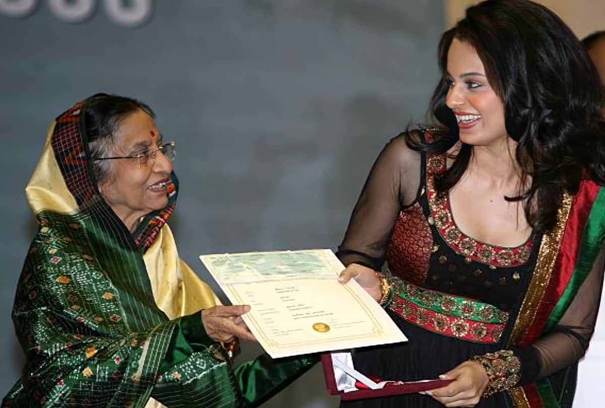 Kangana Ranaut designed her own dress for the ceremony receiving first National Film Award from President Pratibha Patil