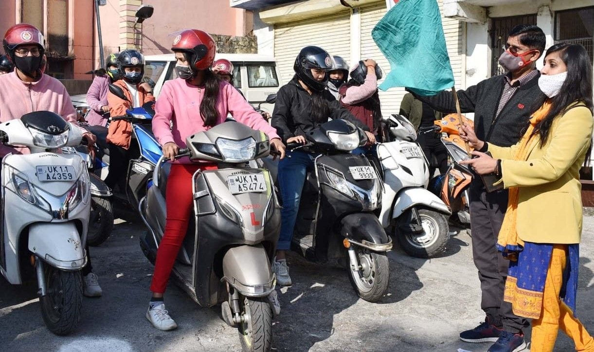 Girls took out scooty rally