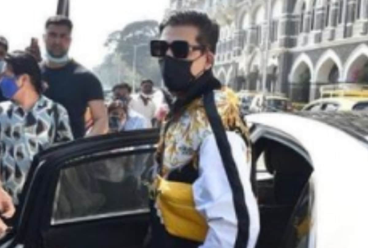 Karan Johar and Zoa Morani spotted stepping out of his car in way to attend Varun Dhawan and Natasha Dalal wedding Alibaug