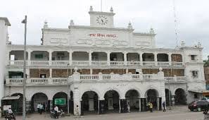 nagar nigam failed to attain the income target; developmet plans may affect