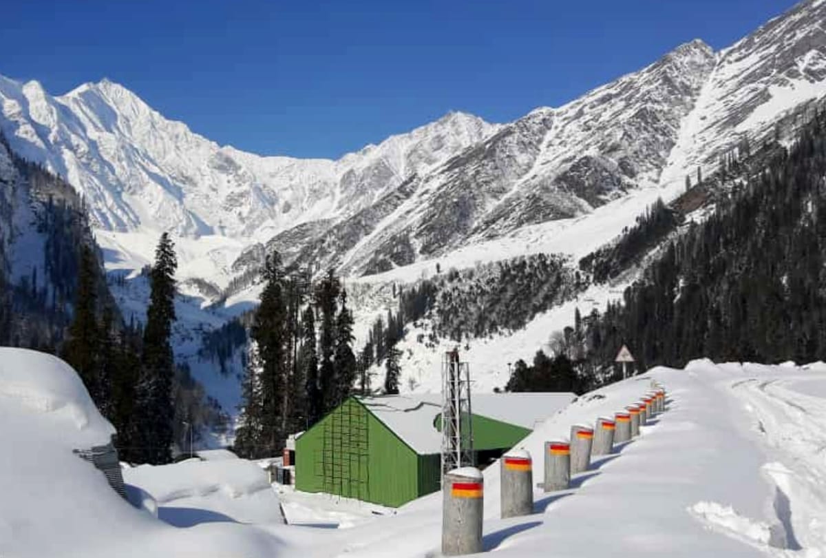 Fresh Snowfall in Manali Solangnala Lahaul Spiti Chamba