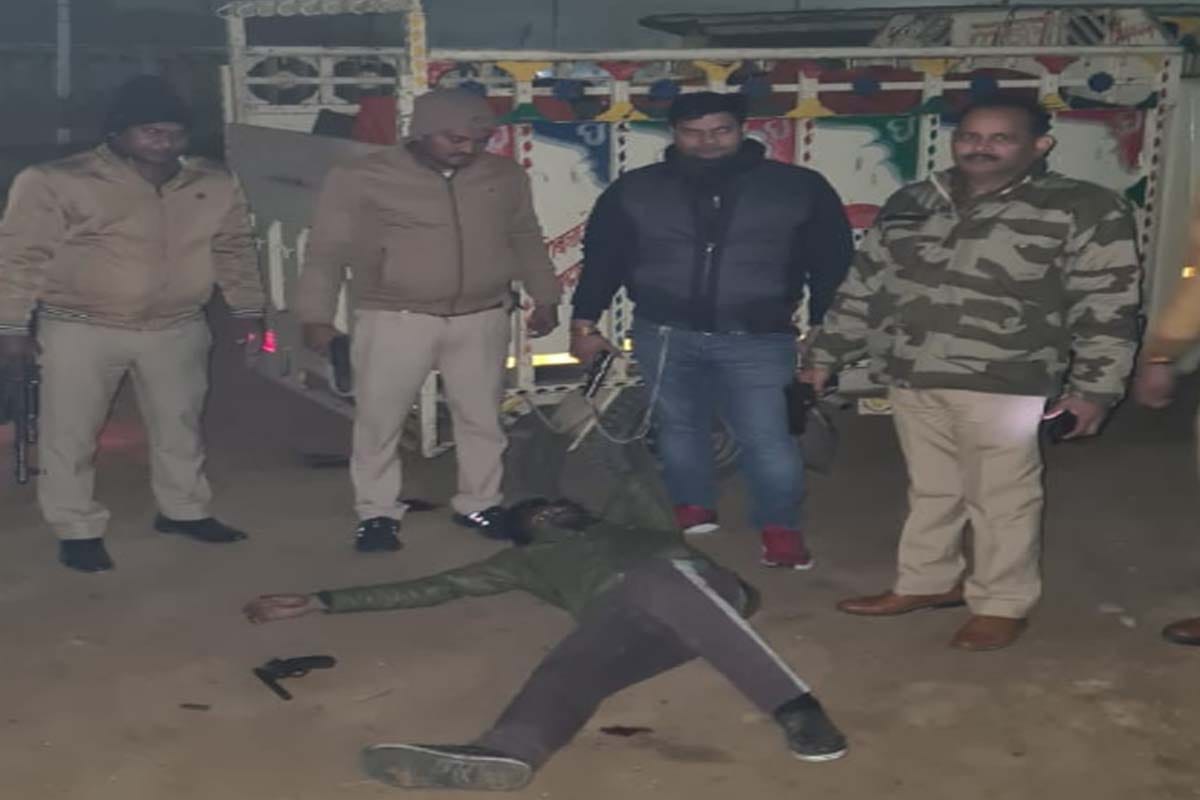 Meerut police encounter, three gokash arrests, five absconding