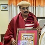 काशी विश्वनाथ मंदिर के पूर्व महंत कुलपति तिवारी।
