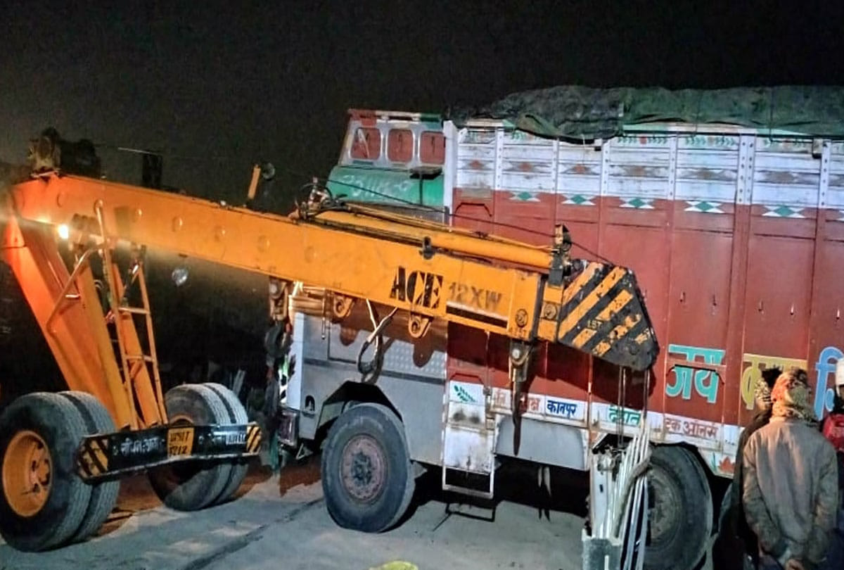 Overload truck stuck at railway crossing due to malfunction