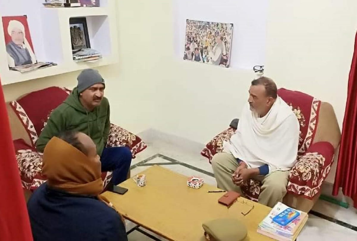Farmers not allowed to go to Delhi, police alert, farmer leaders under house arrest in Jhansi Uttar Pradesh