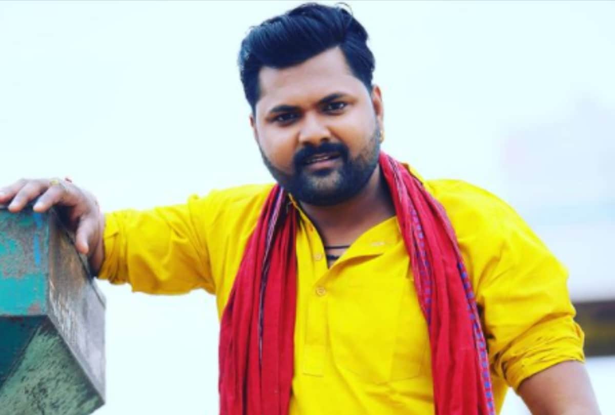 famous bhojpuri singer Samar Singh gets a chance on a film