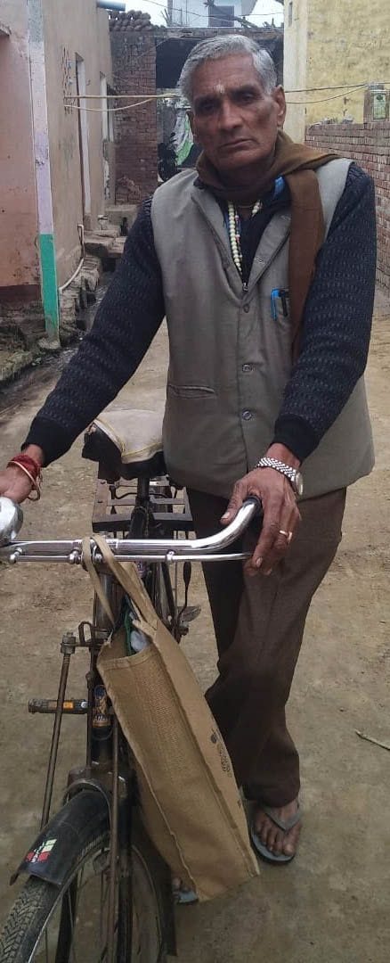 Janeshwar Sharma resident of Kanhahedi village