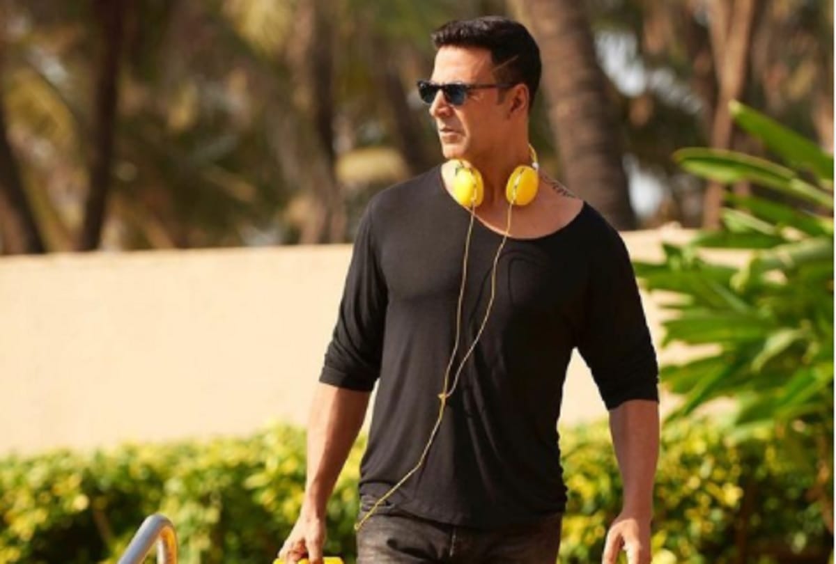 Akshay kumar and Katrina Kaif starrer Suryavanshi will be the first mega budget film to release in theatre after unlock