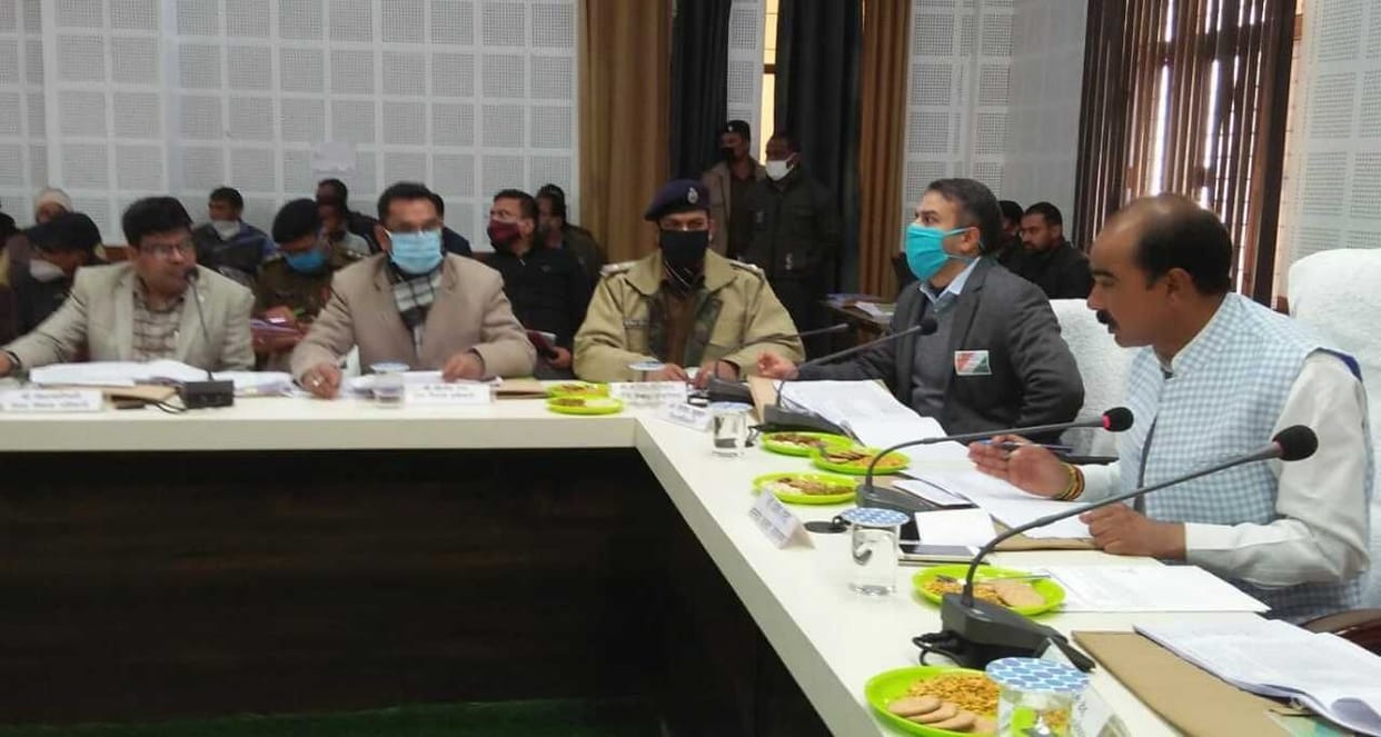 Instructions to blacklist contractors not constructing road