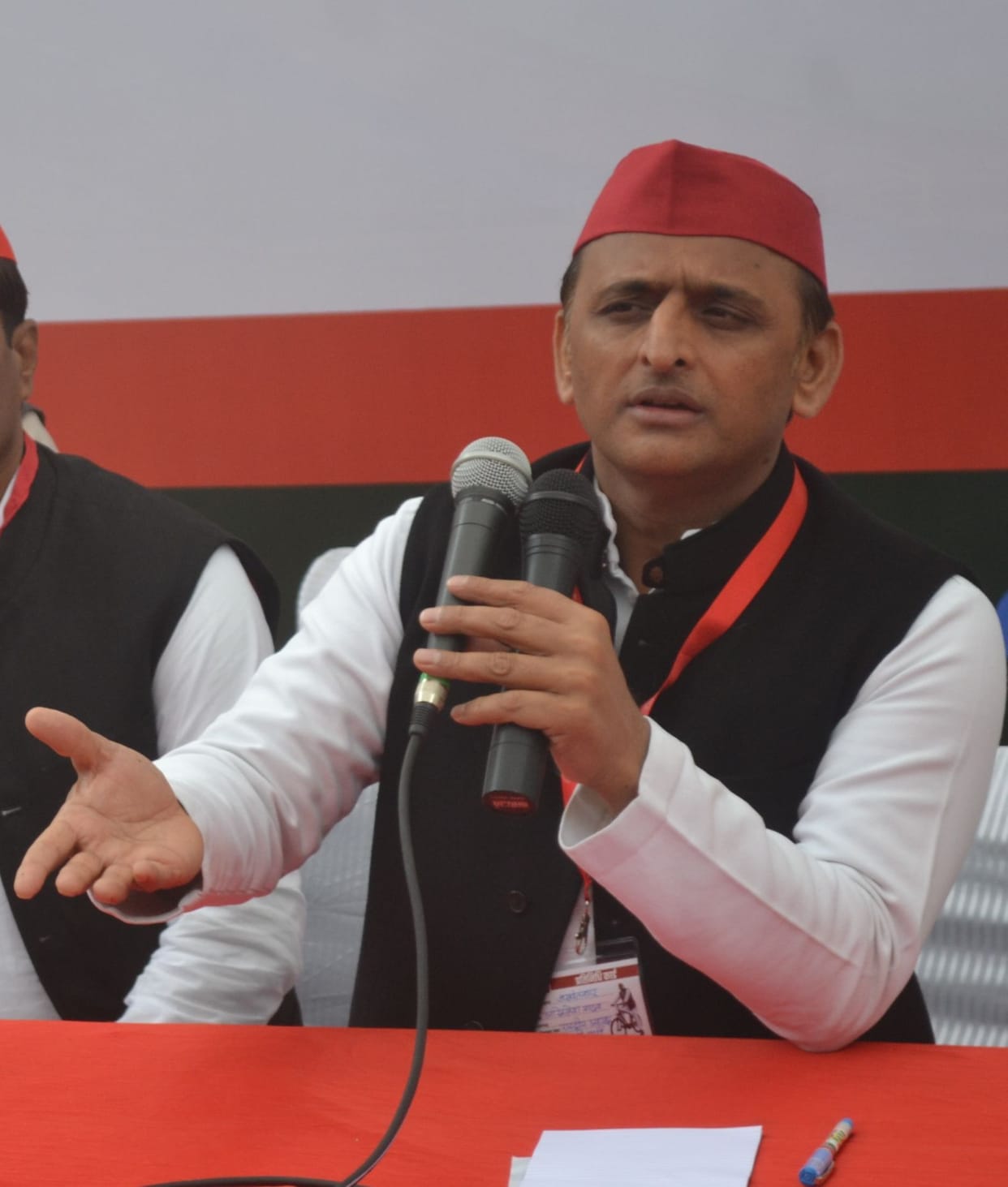 BJP doing politics of hate: Akhilesh