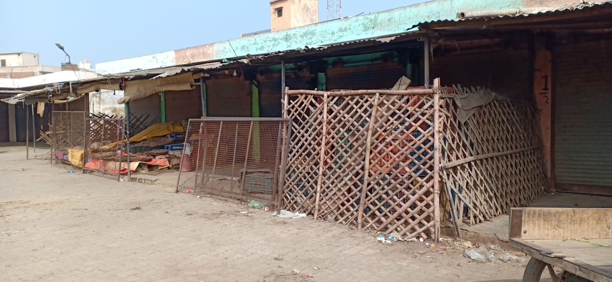 business men and sdo returning home after visiting khatu shyam