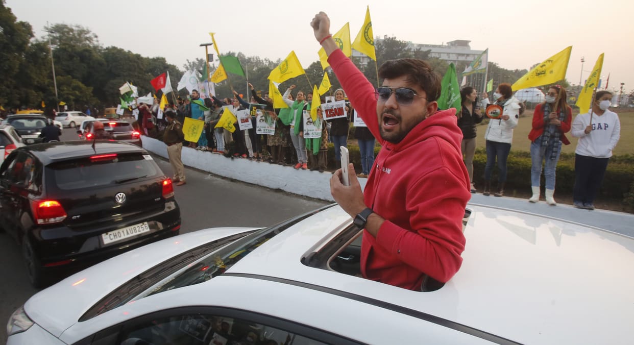 Protest in support of farmers at Matka Chowk, jam