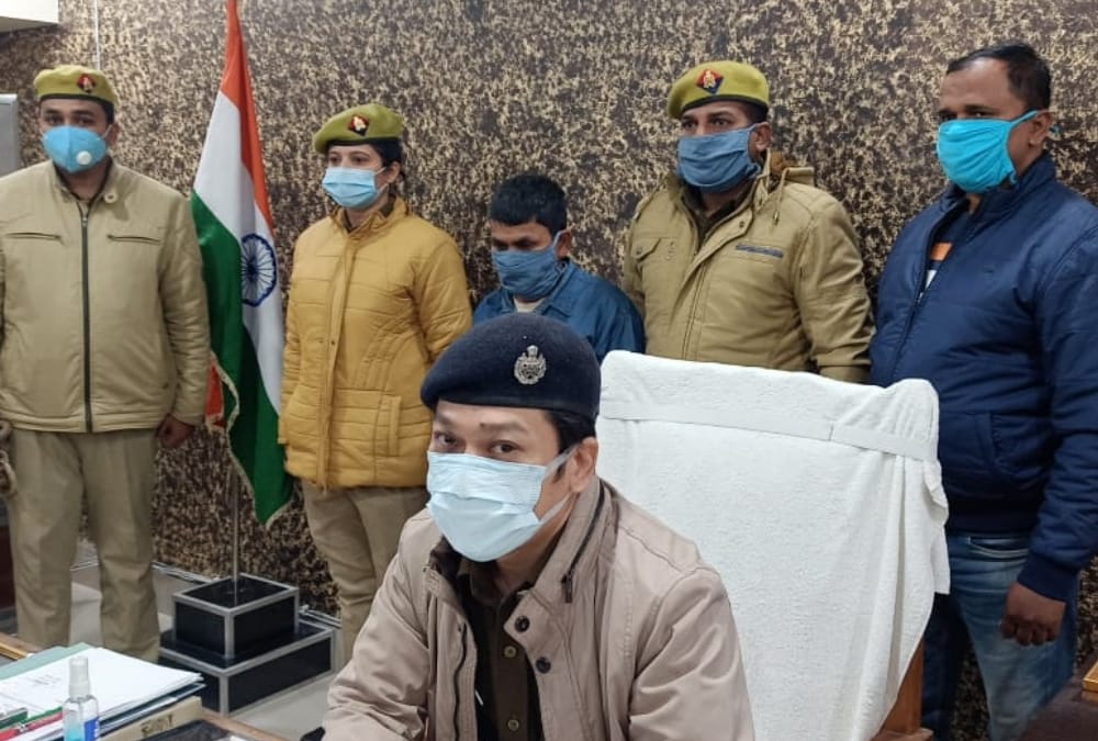 Police exposed big weapon factory in Balrampur.