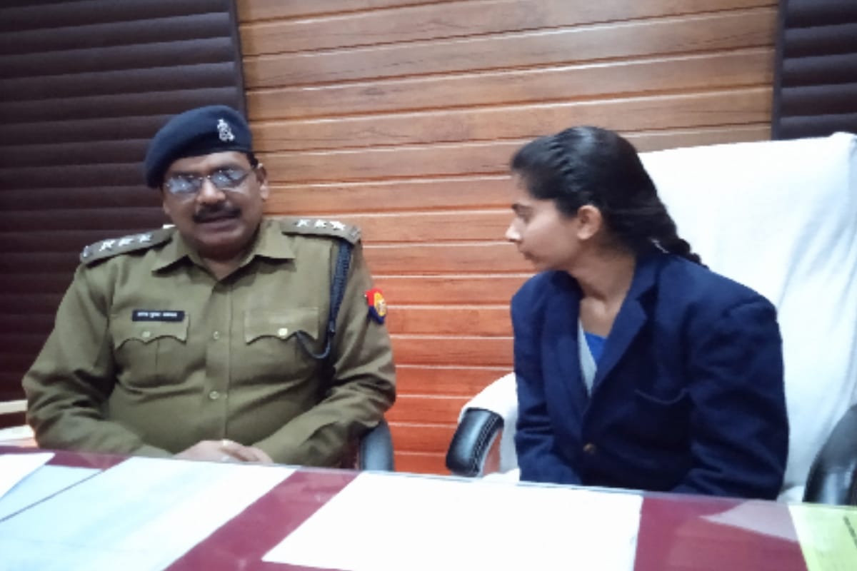 Upasna becomes DM and SP as Akanksha for one day in bijnor