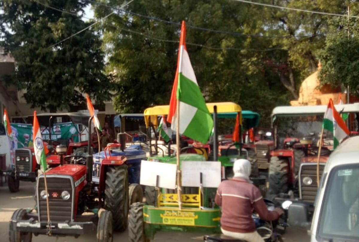 farmers protest updates police pac deployed on Yamuna Expressway and highway in agra