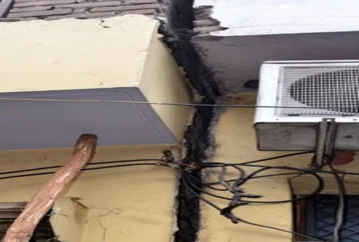 Rift in houses