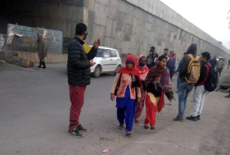 farmers protest, reach on border, run