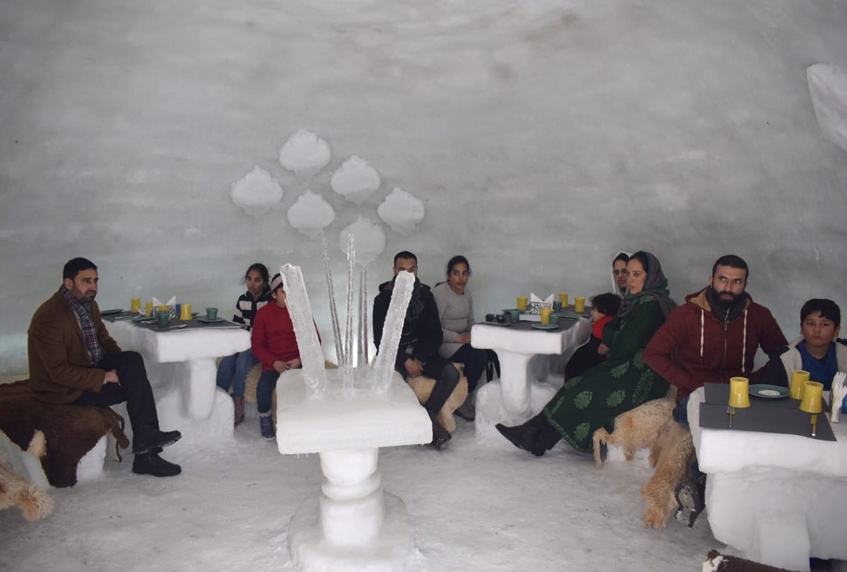 Igloo cafe of Gulmarg open for all becomes center of attraction tourist excited see photos