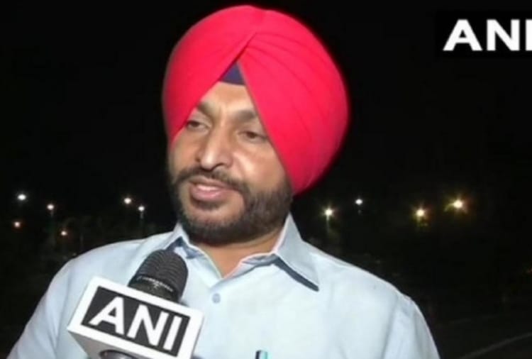 Congress MP Ravneet Singh Bittu target on Arvind Kejriwal and Yogendra Yadav on his FB Live
