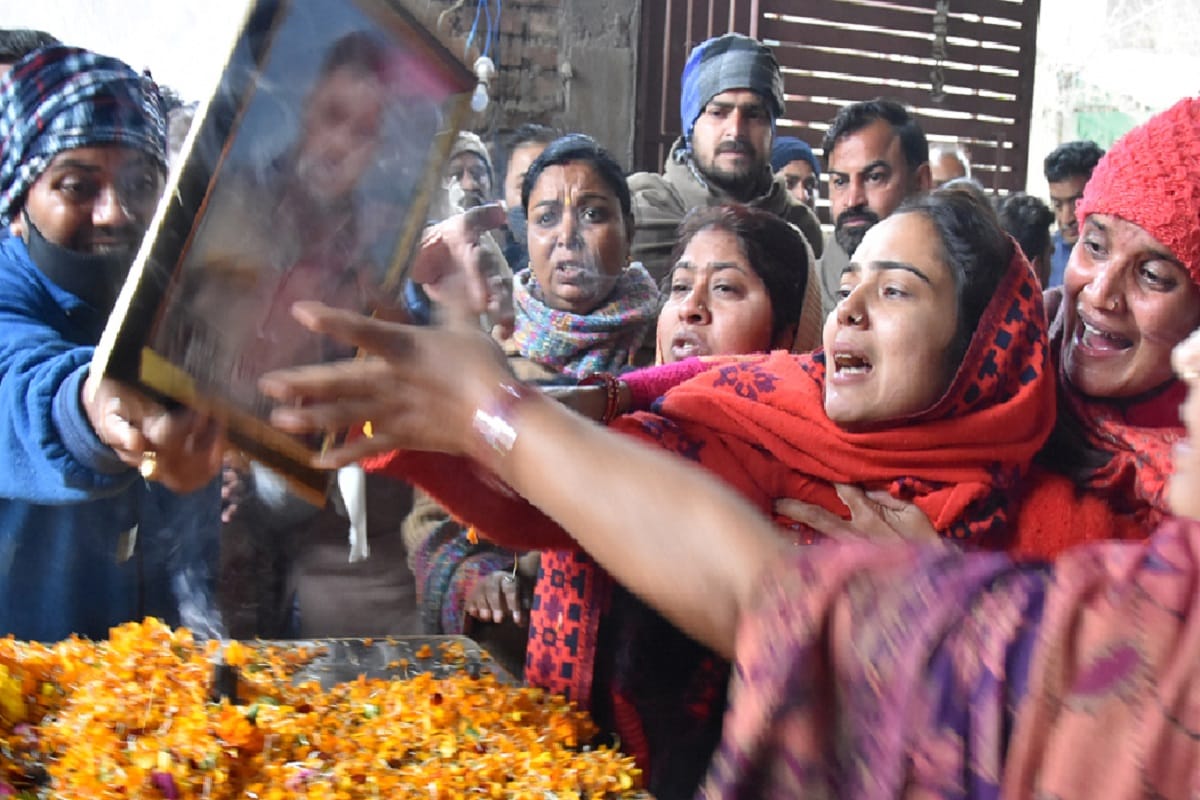 Martyr Nishant Sharma was cremated in Saharanpur and see photos