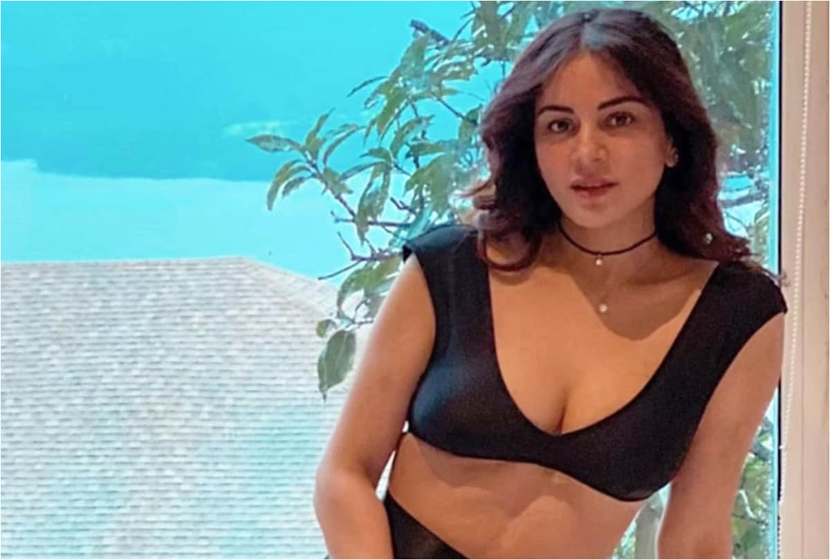 shraddha arya shares bikini photos on social media trollers get troll
