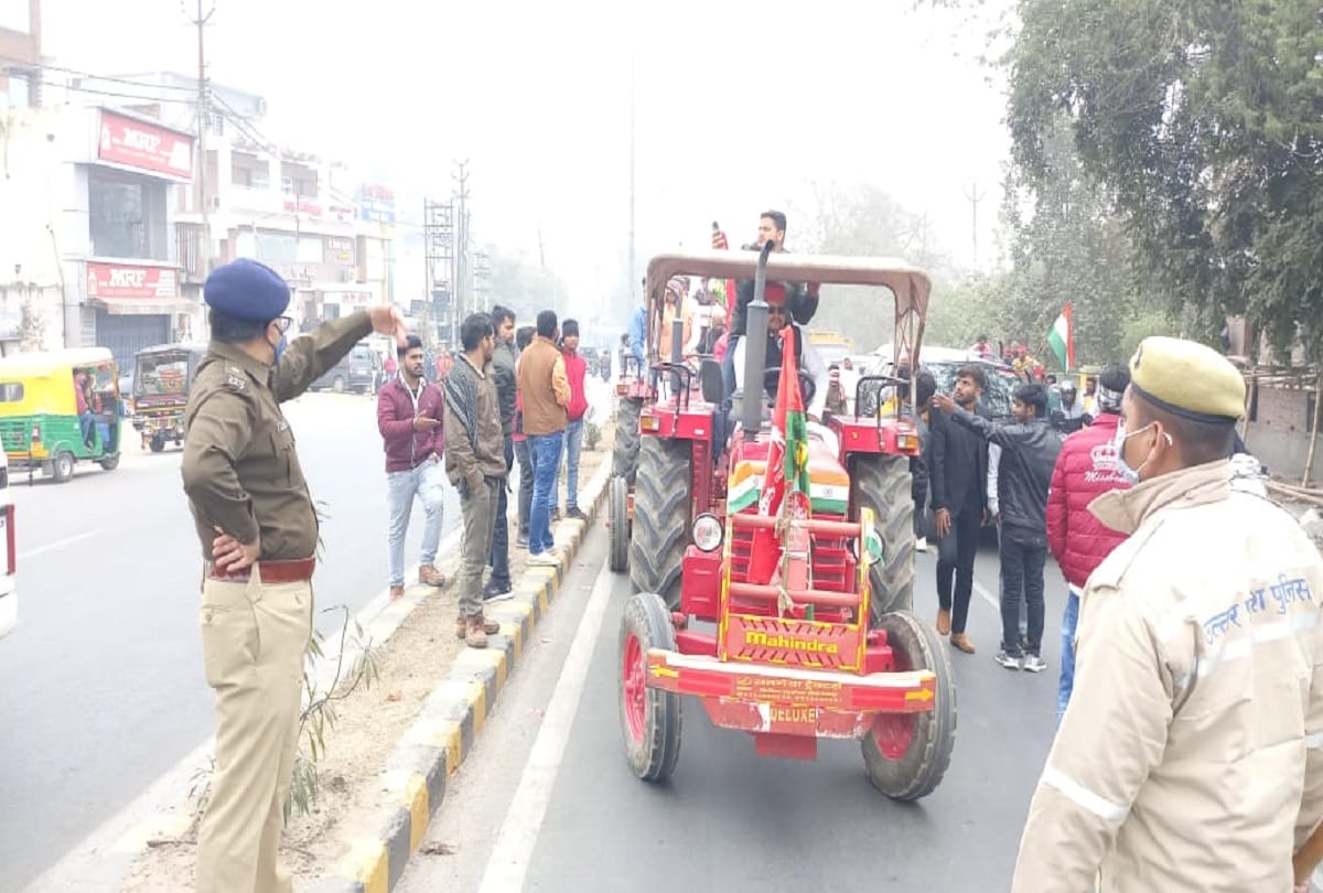 Alert in Jhansi after turmoil in Delhi, tractor rally being stopped hundreds of SP workers detained