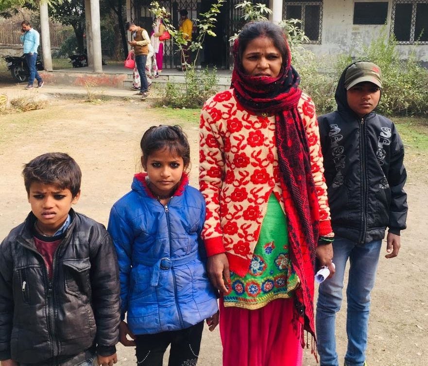 Asked for money to make Aadhaar card, woman created ruckus