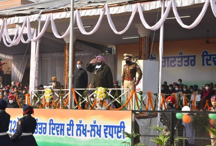 Punjab : CM Captain Amarinder singh hoisted national flag in Patiala