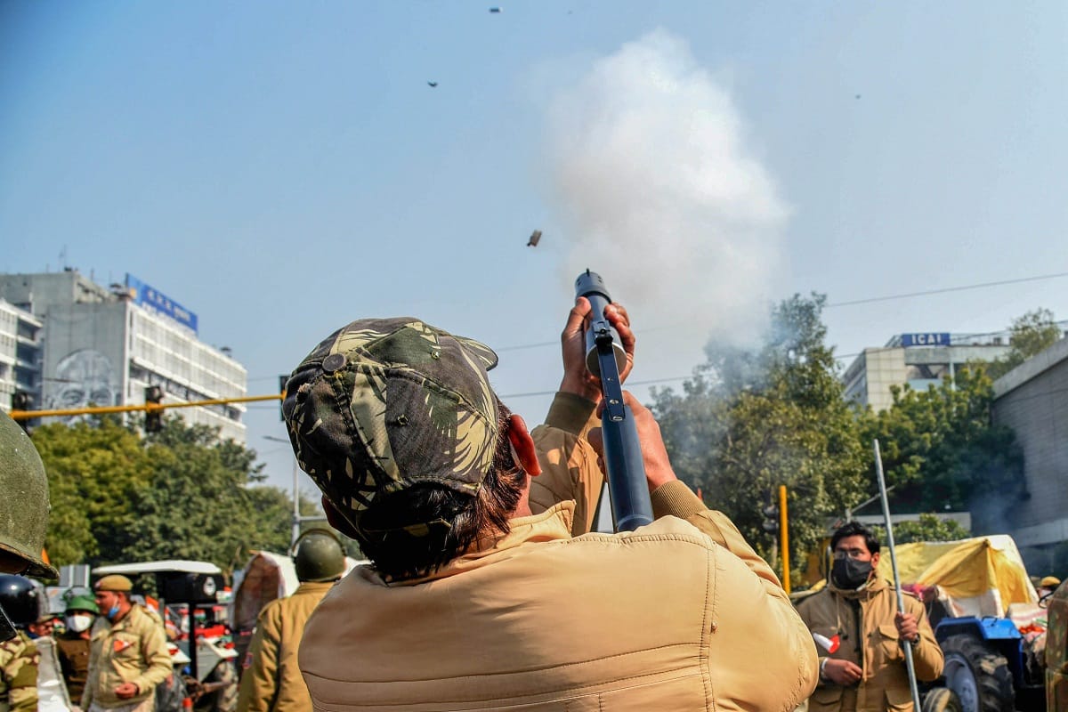 Gujarat: Clashes between two communities in Kalol town of Panchmahal district, police had to use force