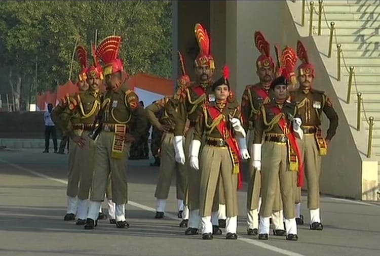 Republic Day 2021: Beating Retreat ceremony at Attari-Wagah border on Republic Day