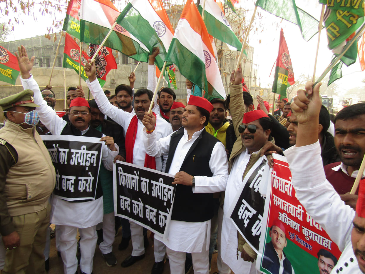 Tractor parade in support of farmers movement, police stopped