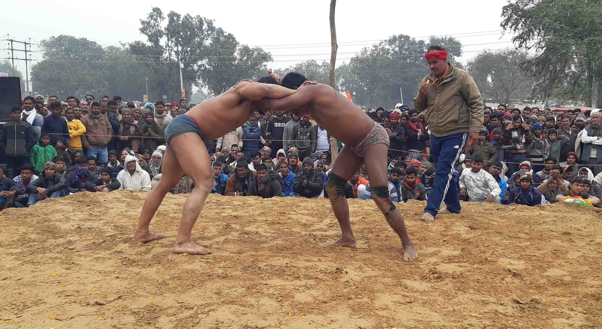 Wrestlers showed power in wrestling