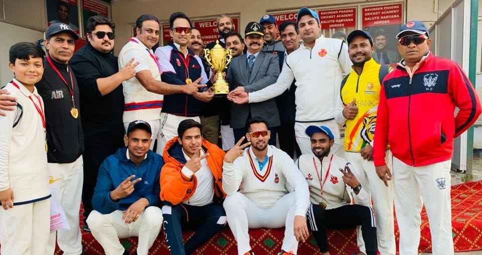 Royal captured the rounders beat cup