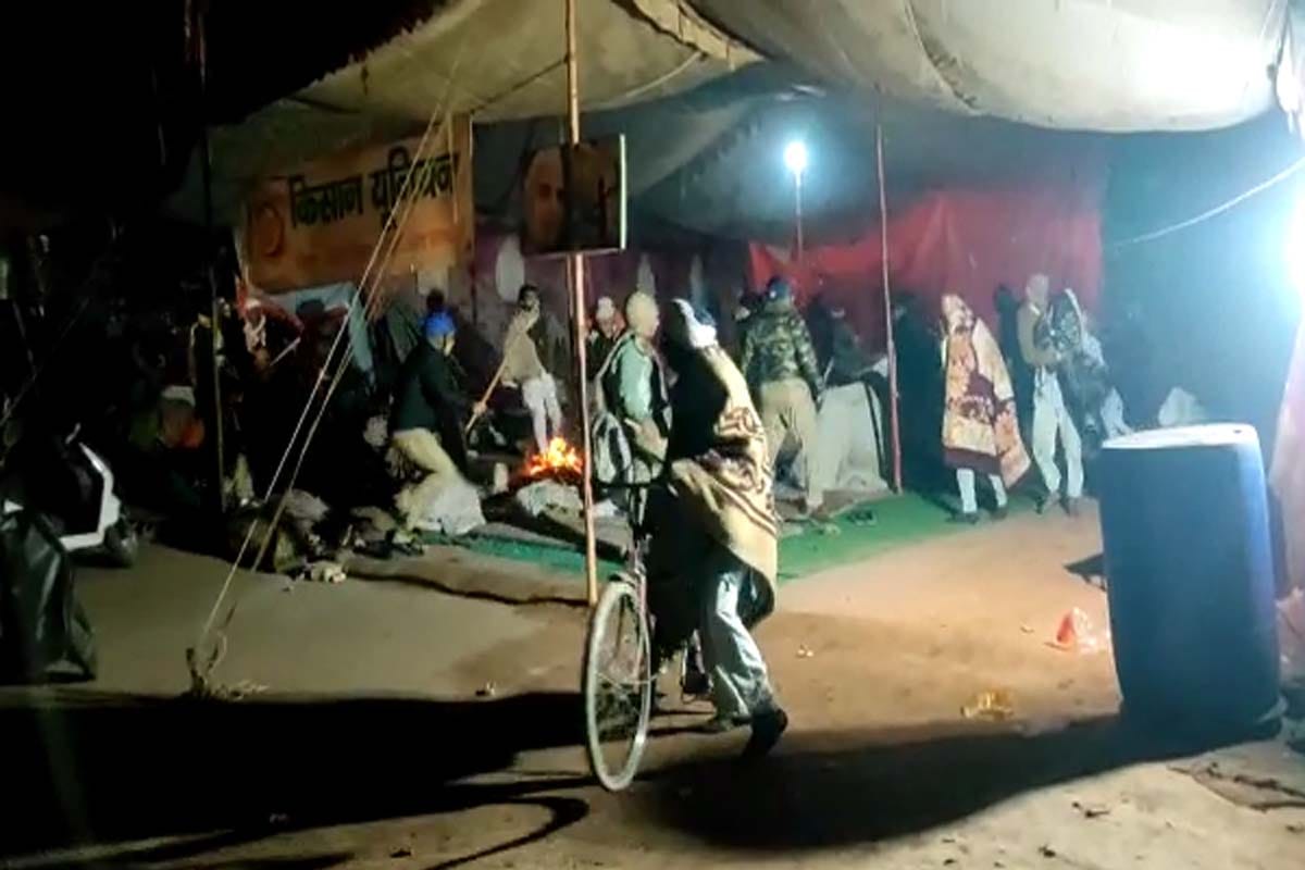 police used force on farmers protesting against Agriculture Law in Barot up
