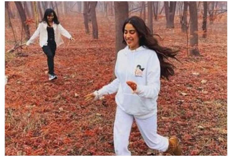 Janhvi Kapoor Latest photos Goes Viral with her Friend during Punjab Vacation