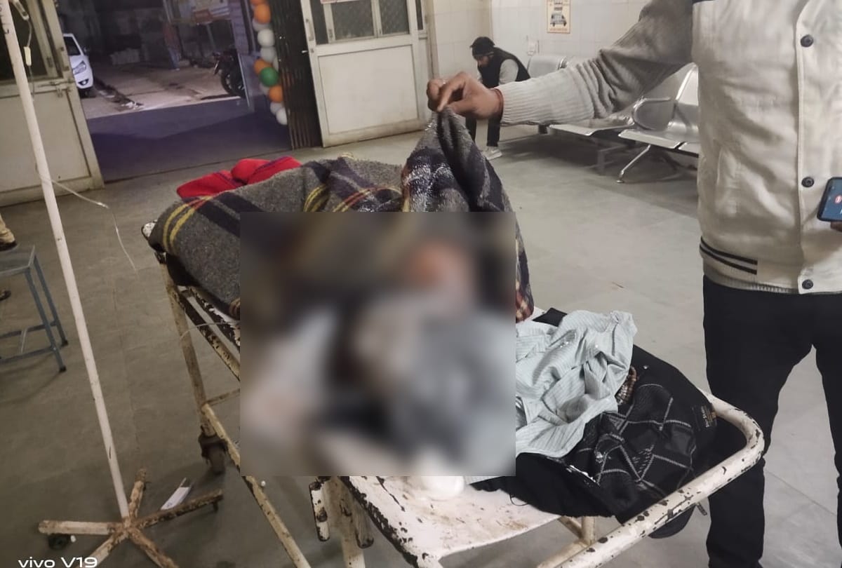 acid attack in up acid thrown on couple in pratapgarh severely scorched