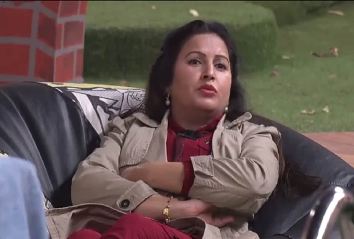 Bigg Boss contestant Sonali Phogat speaks out on getting trolled for expressing feelings for Aly Goni