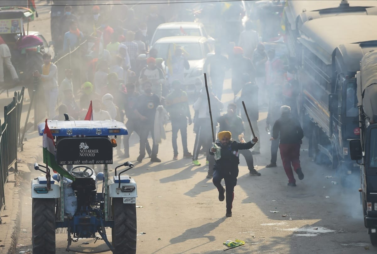 Farmers protest tractor parade on Republic day turned into violence clash between police and protesters see photos