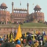 लाल किले पर बवाल...
