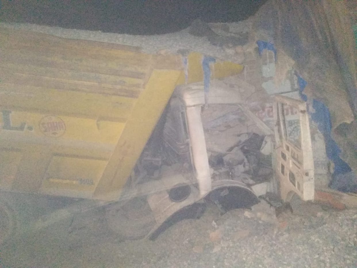 Uncontrolled trailer rammed into highway house