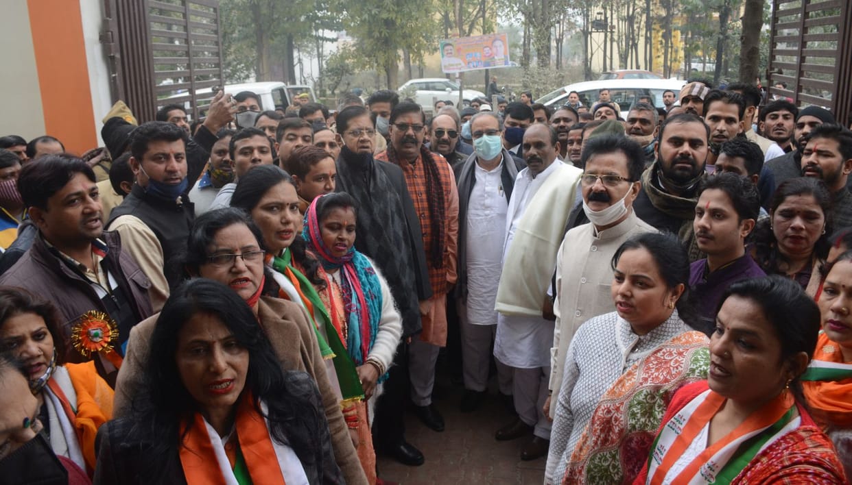 BJP moradabad distric president flag hosting before cabinet minister bhupendra chaudhary on republic day