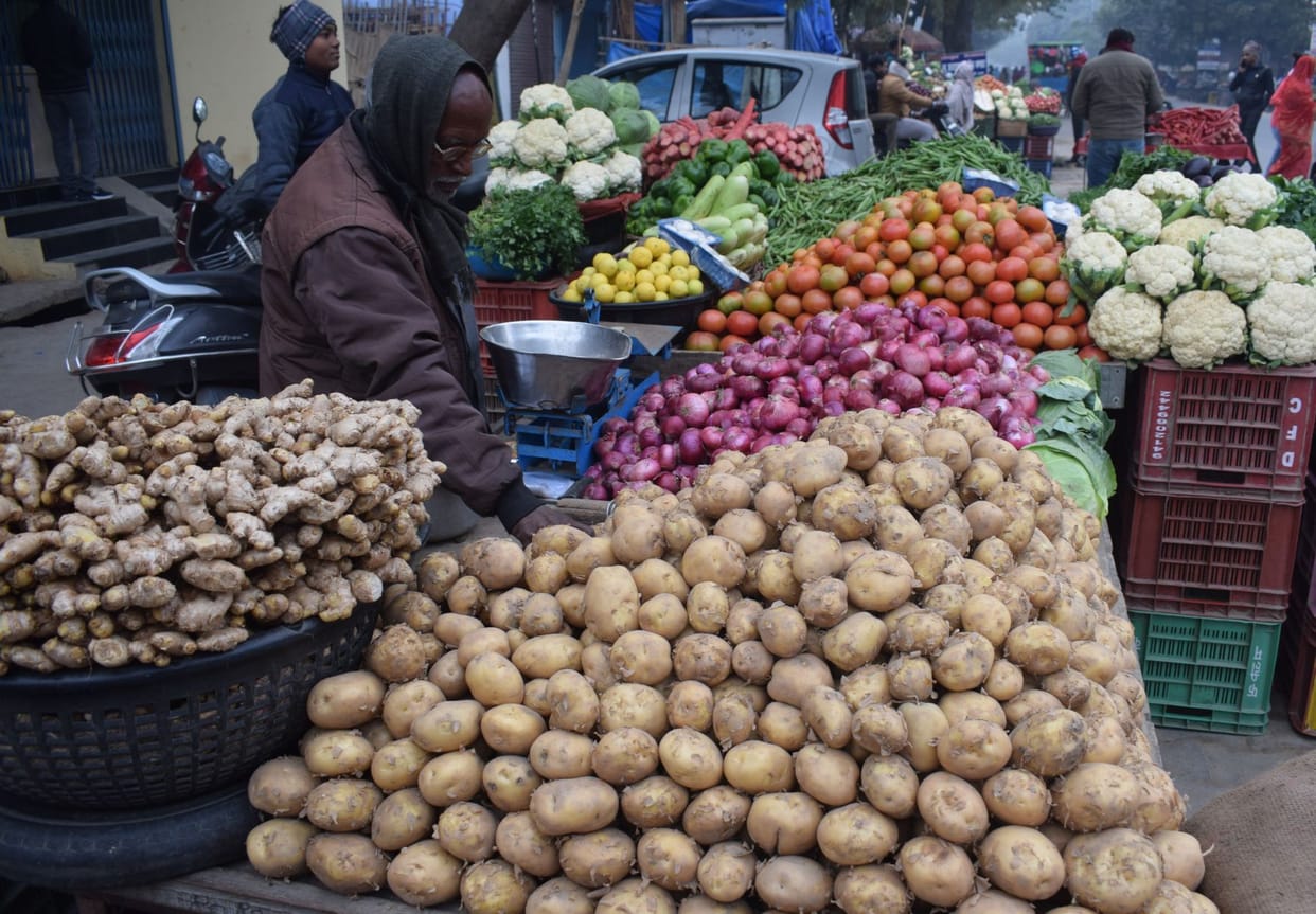vegitable cost down in Mainpuri