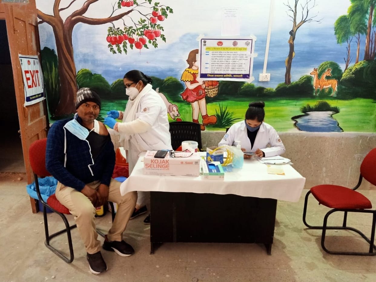 678 Corona warriors given vaccine dose