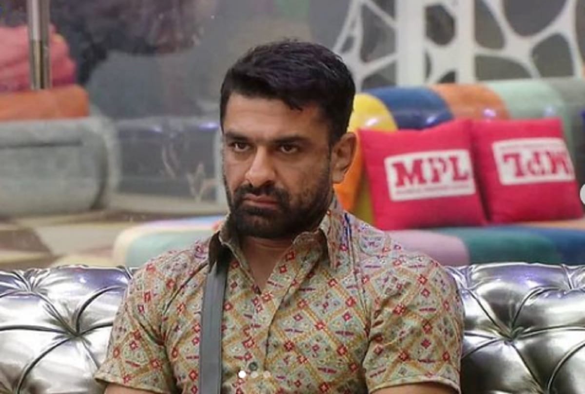 Bigg Boss 14 contestant Eijaz Khan comments on Paras Chhabra and Pavitra Punia